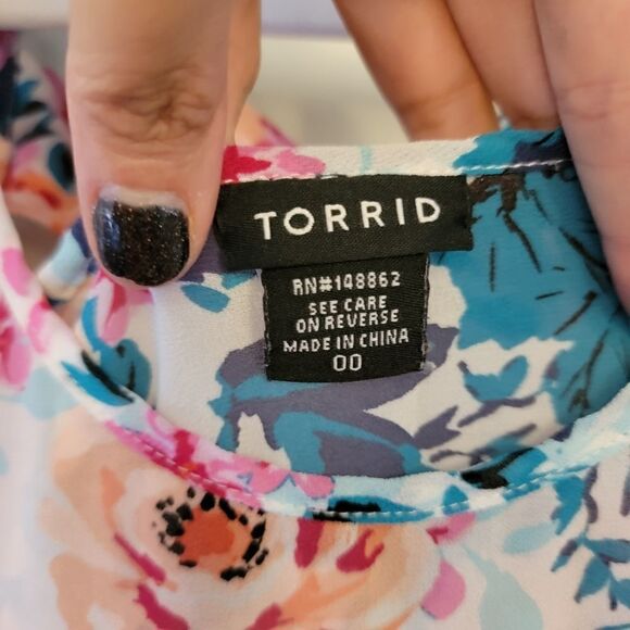 Torrid Bow Back Floral Blouse - Picture 5 of 6